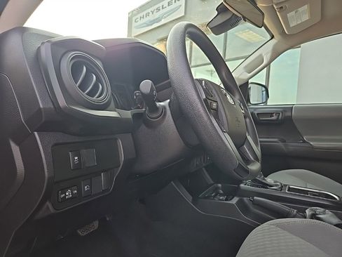 Used 2022 Toyota Tacoma SR image 41