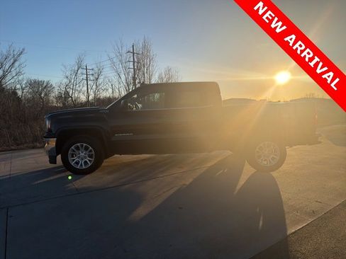 Used 2017 GMC Sierra 1500 SLE w/ SLE Value Package image 6