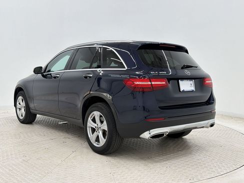 Used 2017 Mercedes-Benz GLC 300 4MATIC image 3