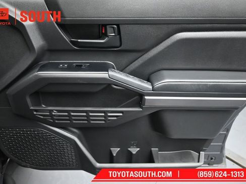Used 2025 Toyota Tacoma SR5 AWD/4WD image 30