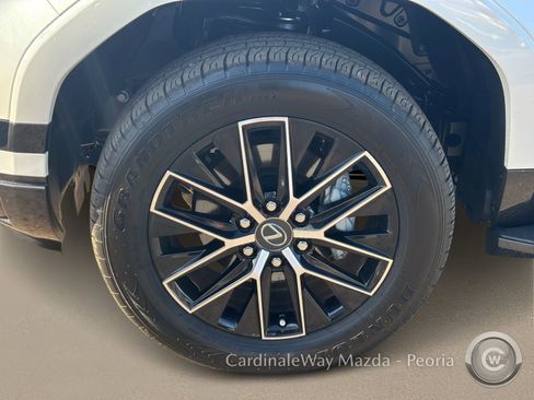 Used 2025 Lexus GX 550 w/ Accessory Package (31) image 11