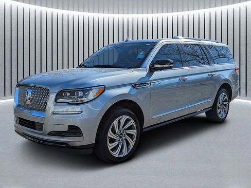 Used 2022 Lincoln Navigator L Reserve image 7