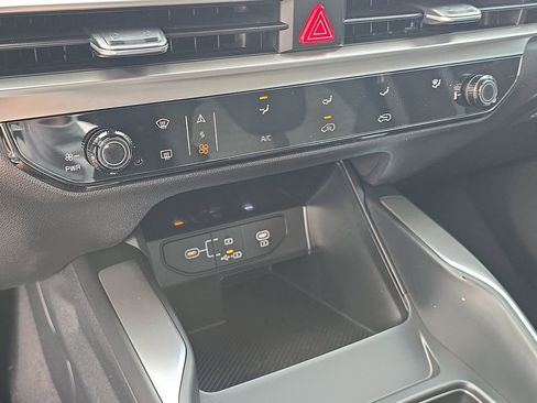 New 2026 Kia Sorento LX FWD image 25
