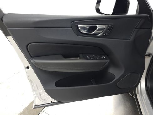 Certified 2025 Volvo XC60 B5 Plus AWD/4WD image 16