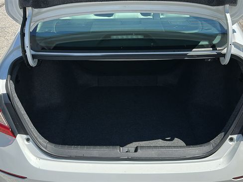 Used 2018 Honda Accord LX image 6