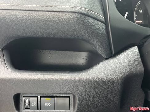 Certified 2025 Toyota RAV4 XLE FWD image 32