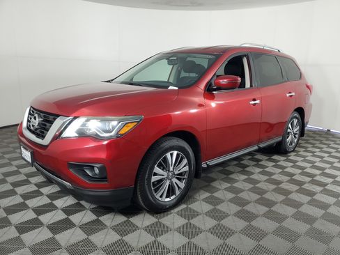 Used 2018 Nissan Pathfinder SV w/ Cargo Package FWD image 8