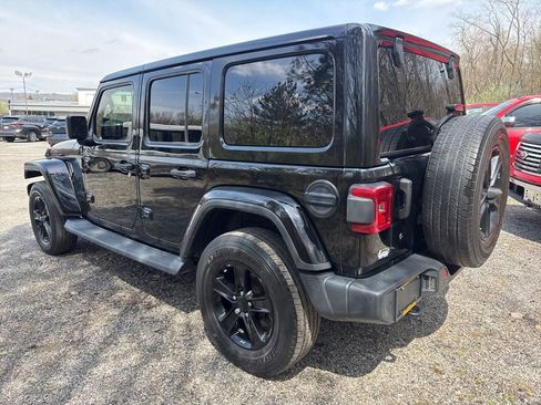 Used 2020 Jeep Wrangler Unlimited Sahara image 7