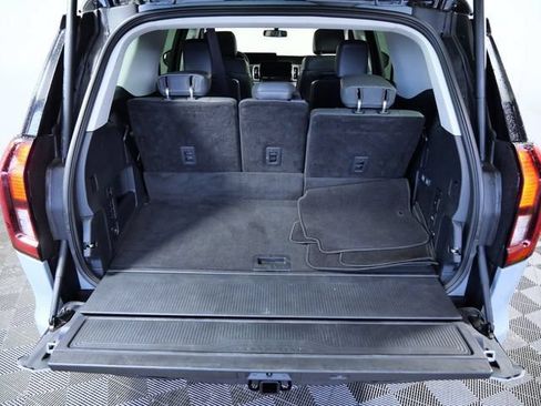 Certified 2025 Ford Expedition Active AWD/4WD image 7