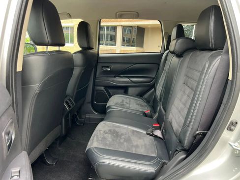 Used 2019 Mitsubishi Outlander SE FWD image 18