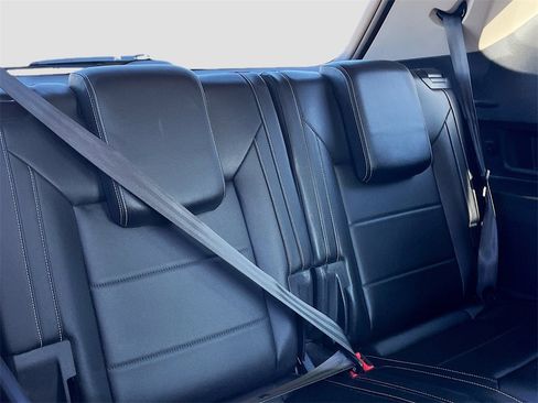 Used 2022 Volkswagen Atlas SE image 28