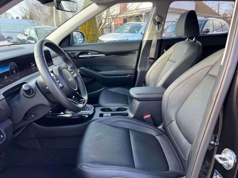 Used 2025 Kia Seltos SX image 16