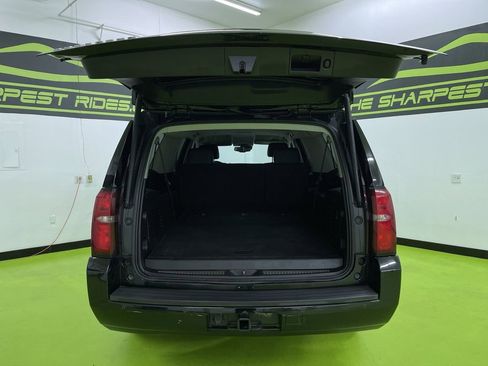 Used 2016 Chevrolet Suburban LT image 9