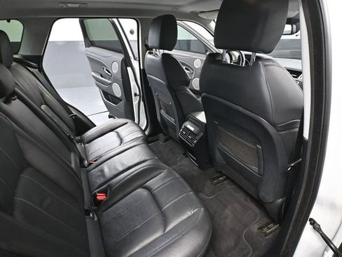 Used 2017 Land Rover Range Rover Evoque SE image 41