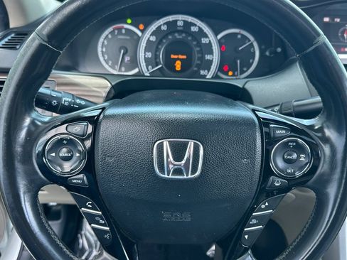 Used 2016 Honda Accord Touring image 29