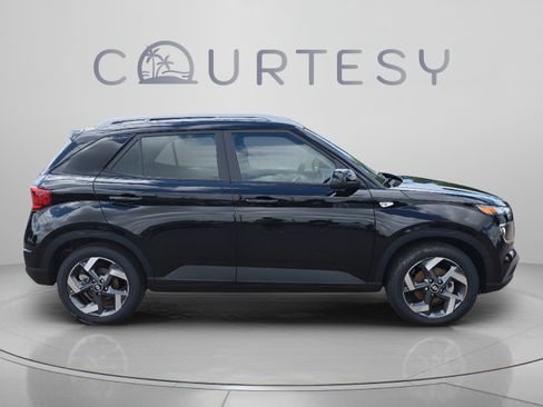 New 2026 Hyundai Venue SEL FWD image 6