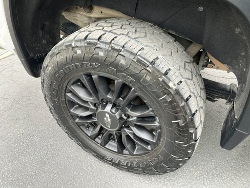 Used 2023 Chevrolet Silverado 2500 High Country w/ Z71 Off-Road Package AWD/4WD image 25