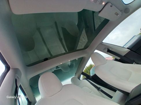 Used 2023 Tesla Model 3 Standard Range image 18