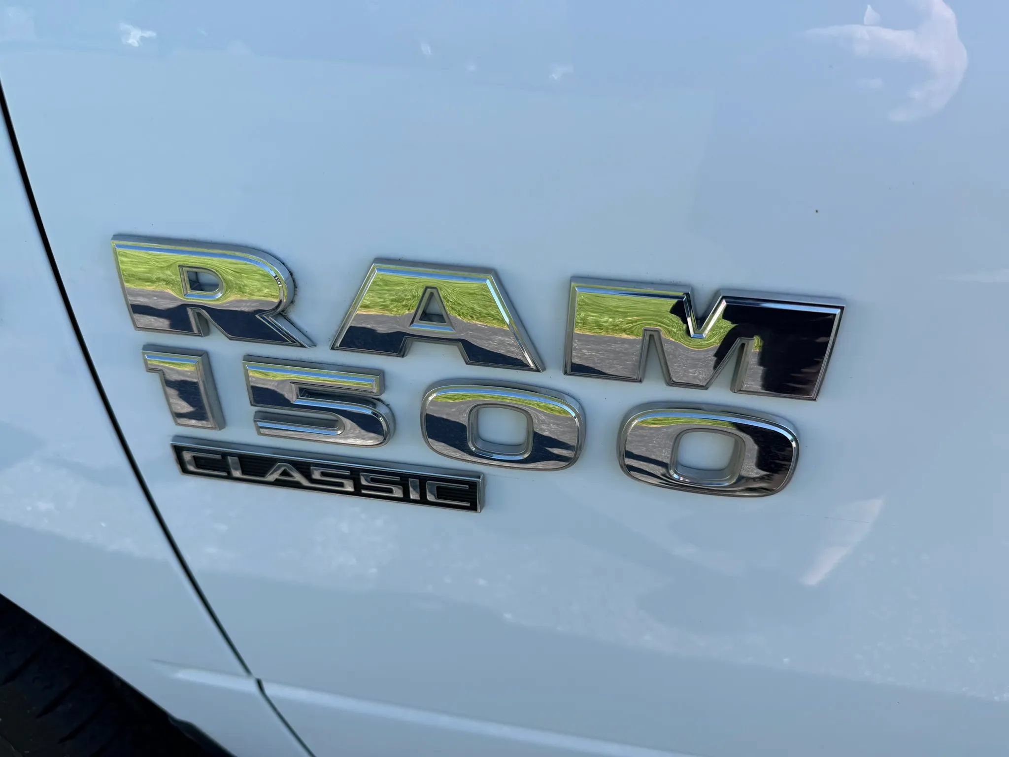 Used 2022 RAM 1500 Classic SLT AWD/4WD image 37