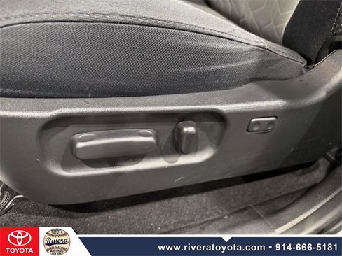 Used 2021 Toyota Tacoma TRD Sport w/ Technology Package image 12