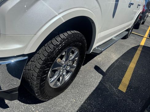 Used 2019 Ford F150 Lariat w/ Equipment Group 502A Luxury AWD/4WD image 7
