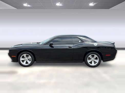 Used 2023 Dodge Challenger SXT RWD image 2