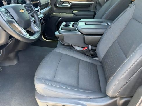 Used 2024 Chevrolet Silverado 1500 LT AWD/4WD image 19