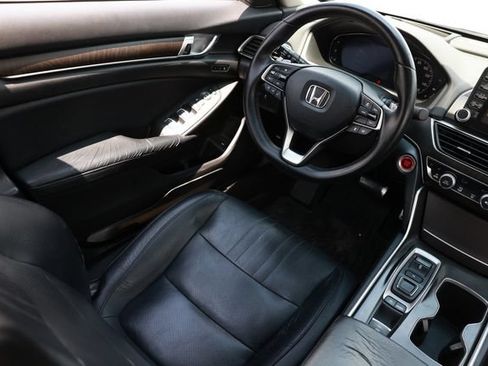 Used 2018 Honda Accord Touring image 23