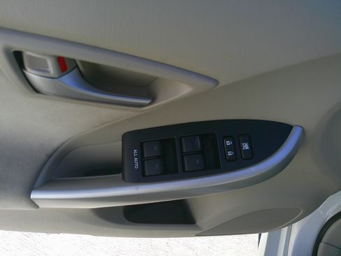 Used 2015 Toyota Prius Two image 22