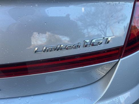 Used 2023 Hyundai Sonata Limited w/ Preferred Accessory Package image 5