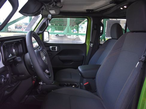 Used 2026 Jeep Wrangler Unlimited Sport AWD/4WD image 13