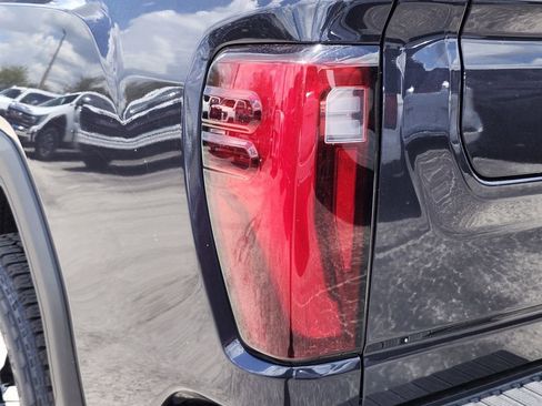 New 2026 GMC Sierra 2500 Denali w/ Denali Reserve Package AWD/4WD image 9