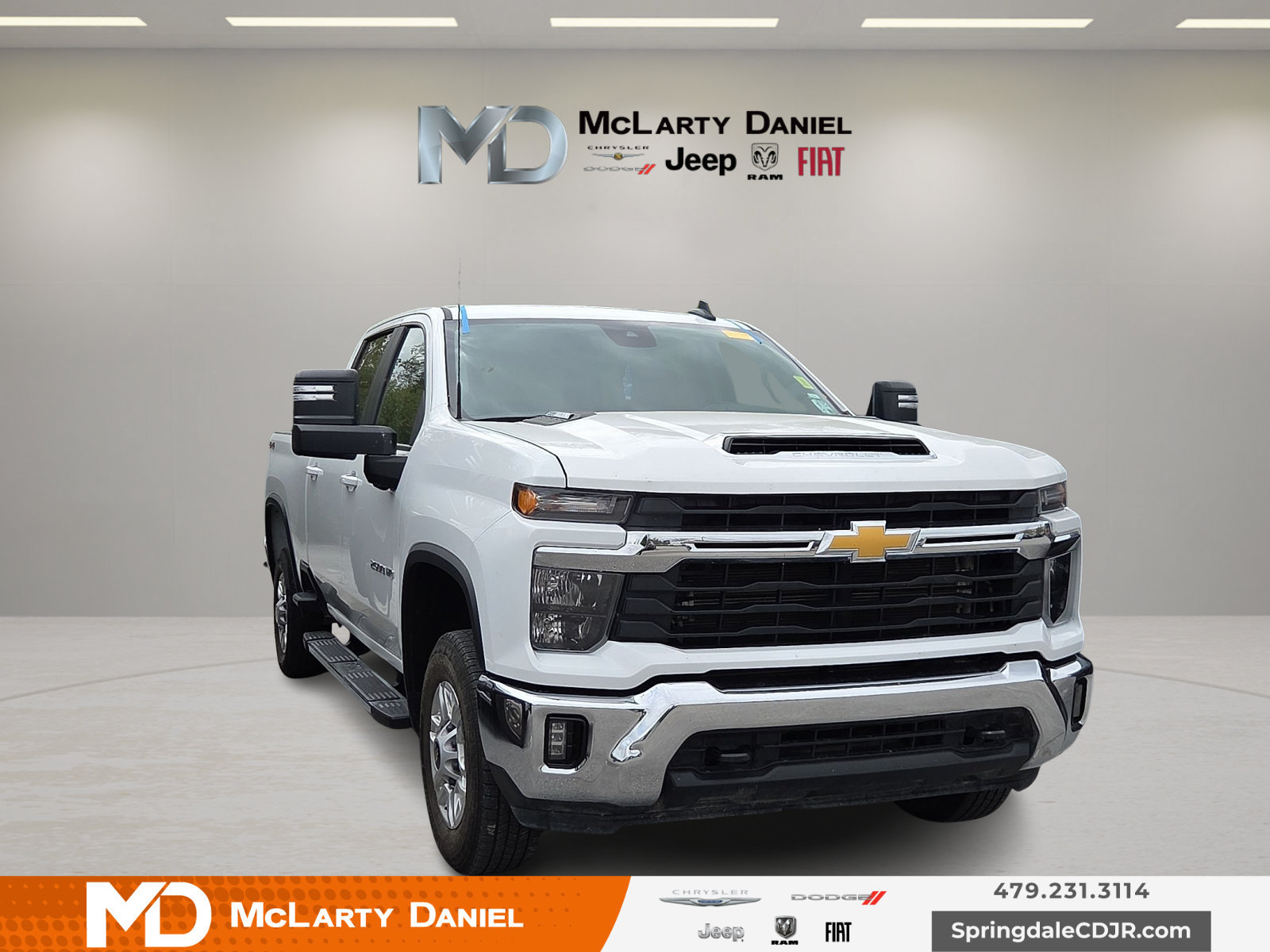 Used 2025 Chevrolet Silverado 2500 LT w/ Convenience Package AWD/4WD image 1