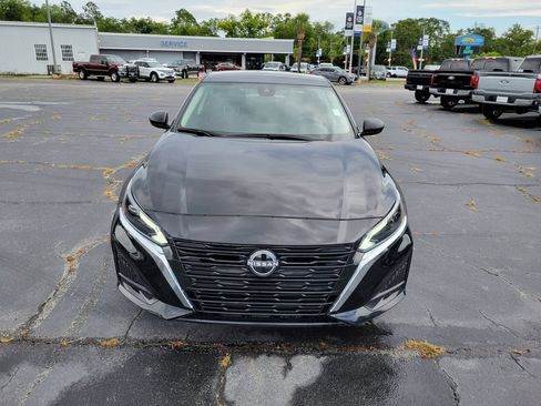 Used 2024 Nissan Altima 2.5 SV FWD image 9