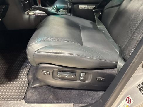 Used 2014 Lexus LX 570 4WD image 36