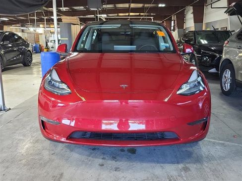 Used 2023 Tesla Model Y Long Range image 4