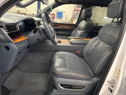 Used 2024 Jeep Grand Wagoneer Series III AWD/4WD image 11