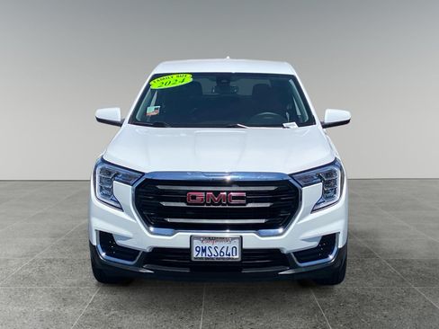 Used 2024 GMC Terrain SLE FWD image 8