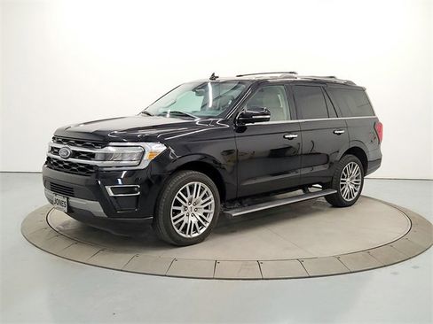 Used 2024 Ford Expedition Limited image 3