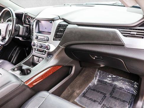 Used 2018 GMC Yukon SLT w/ Premium Edition AWD/4WD image 26