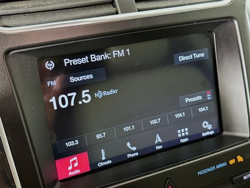 Used 2019 Ford Explorer Platinum image 15