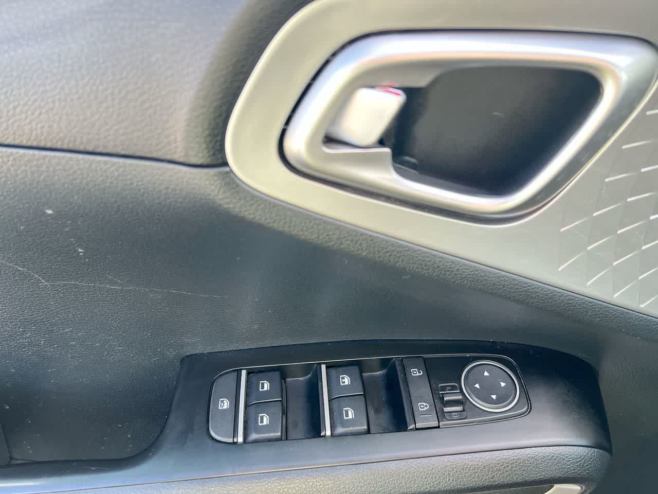 Certified 2023 Kia Soul LX w/ Option Group 015 FWD image 13