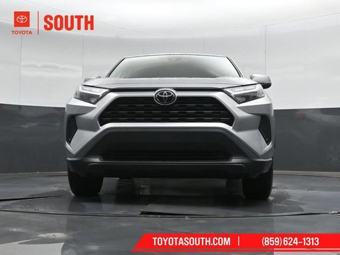 Used 2023 Toyota RAV4 LE AWD/4WD image 38