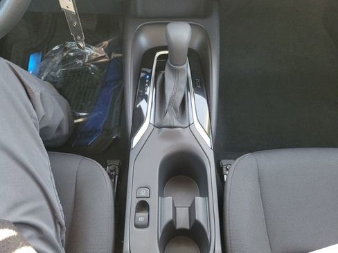 Used 2025 Toyota Corolla LE image 31