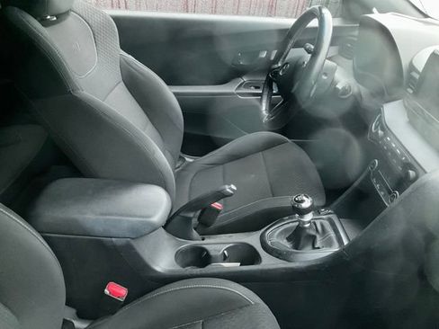 Used 2020 Hyundai Veloster N w/ Performance Package FWD image 4