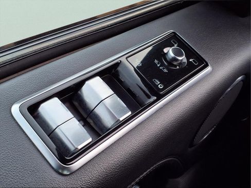 Used 2018 Land Rover Range Rover Supercharged image 23