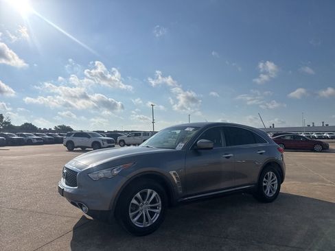 Used 2017 INFINITI QX70 2WD image 9