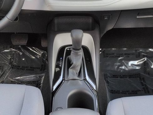 Certified 2025 Toyota Corolla SE FWD image 18