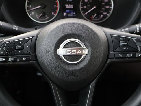 Used 2024 Nissan Sentra S FWD image 31
