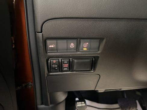 Used 2018 Nissan Armada Platinum w/ Captain Seat Package RWD image 17